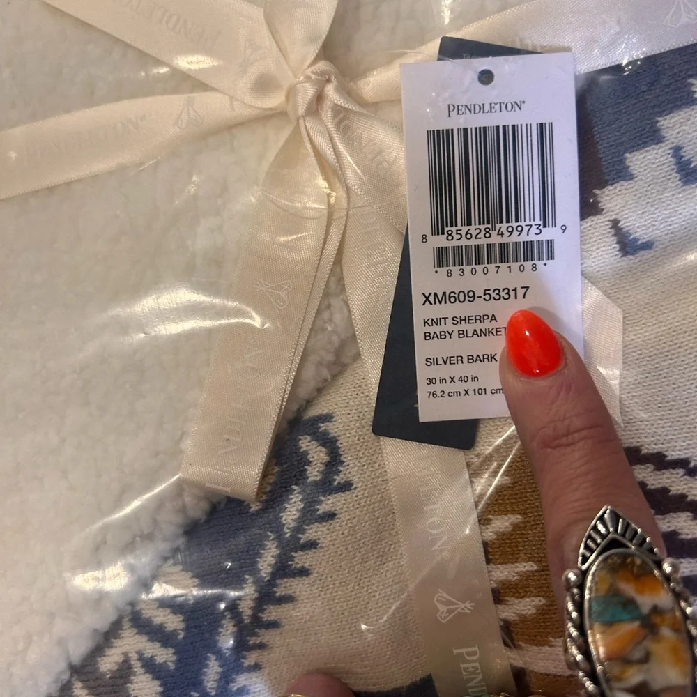 COPY - Baby Pendleton blanket - Picture 3 of 3